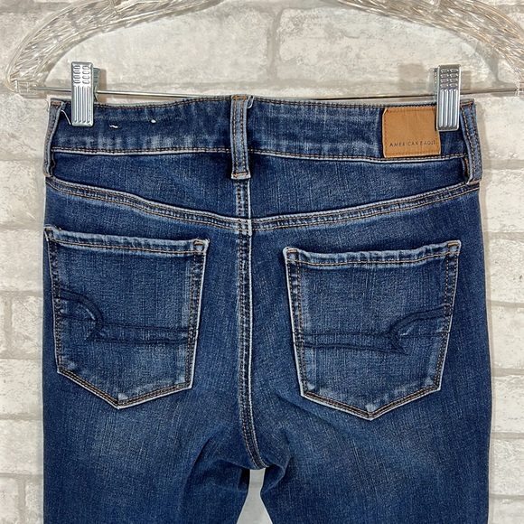 American eagle distressed hi-rise jegging a size 4 short - Picture 6 of 11